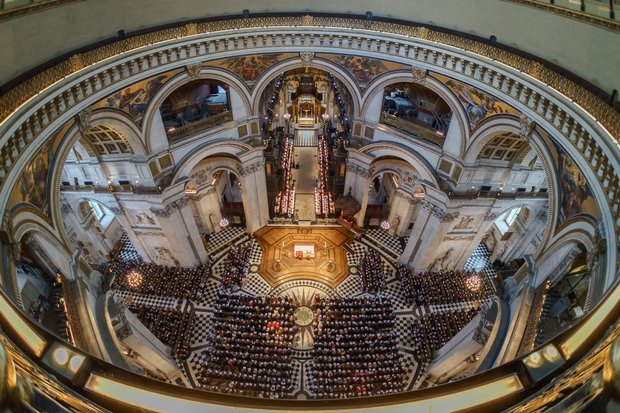 Film and TV stars come together for carol concert at St. Paul’s for Cancer Research UK