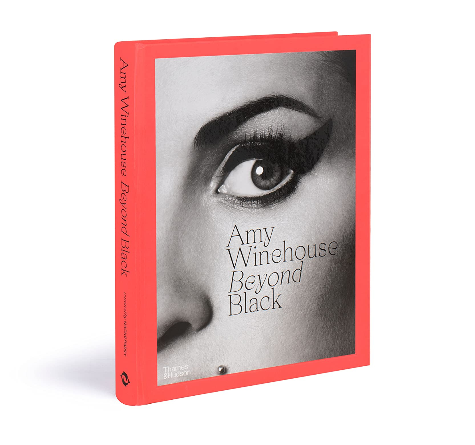 Amy Winehouse Beyond Black – Curated by Naomi Parry [Review]