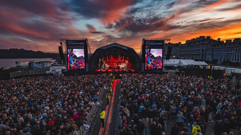 Your Plymouth Summer Sessions 2025 headliners will be Snow Patrol, Pendulum and James!