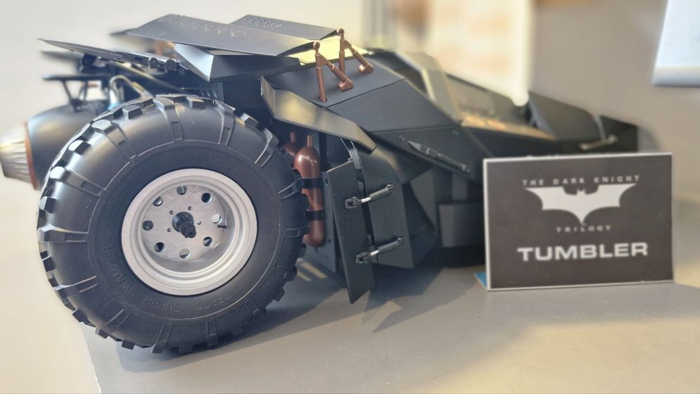 Building the Batmobile Tumbler [Hachette Partworks: Issues 95 –&nbsp;112]