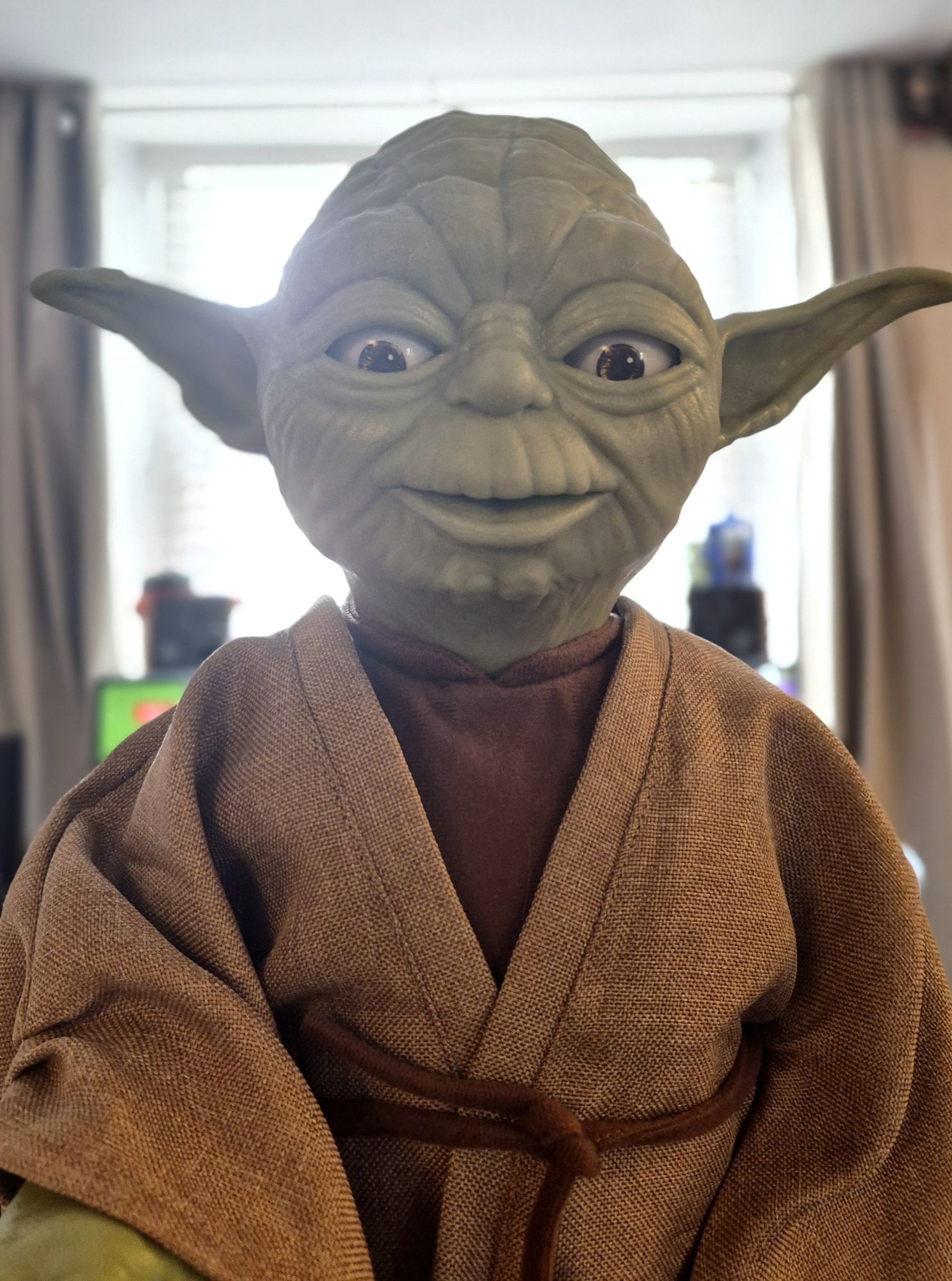 Star Wars: Yoda Puppetronic by RealFX – Reviewed!